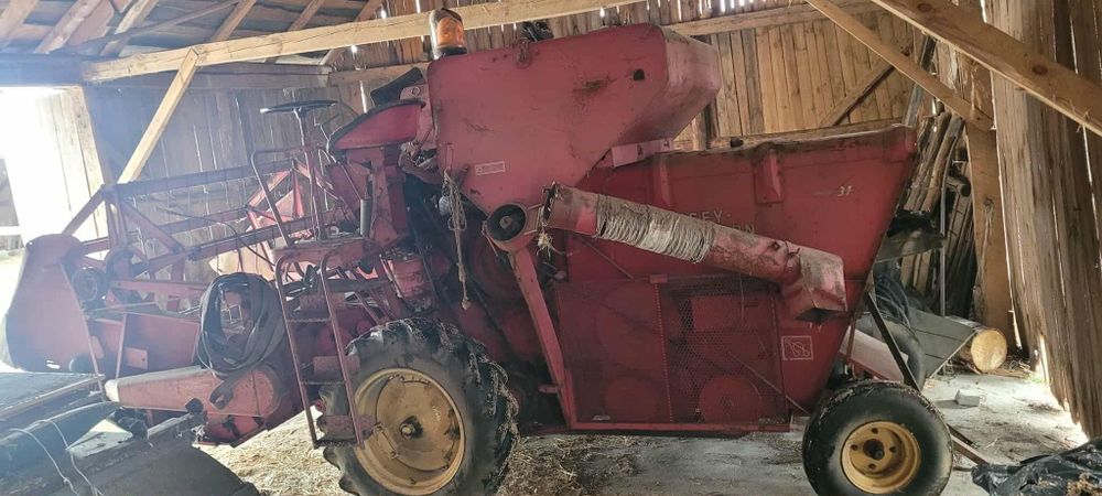 Kombajn Massey Ferguson 31