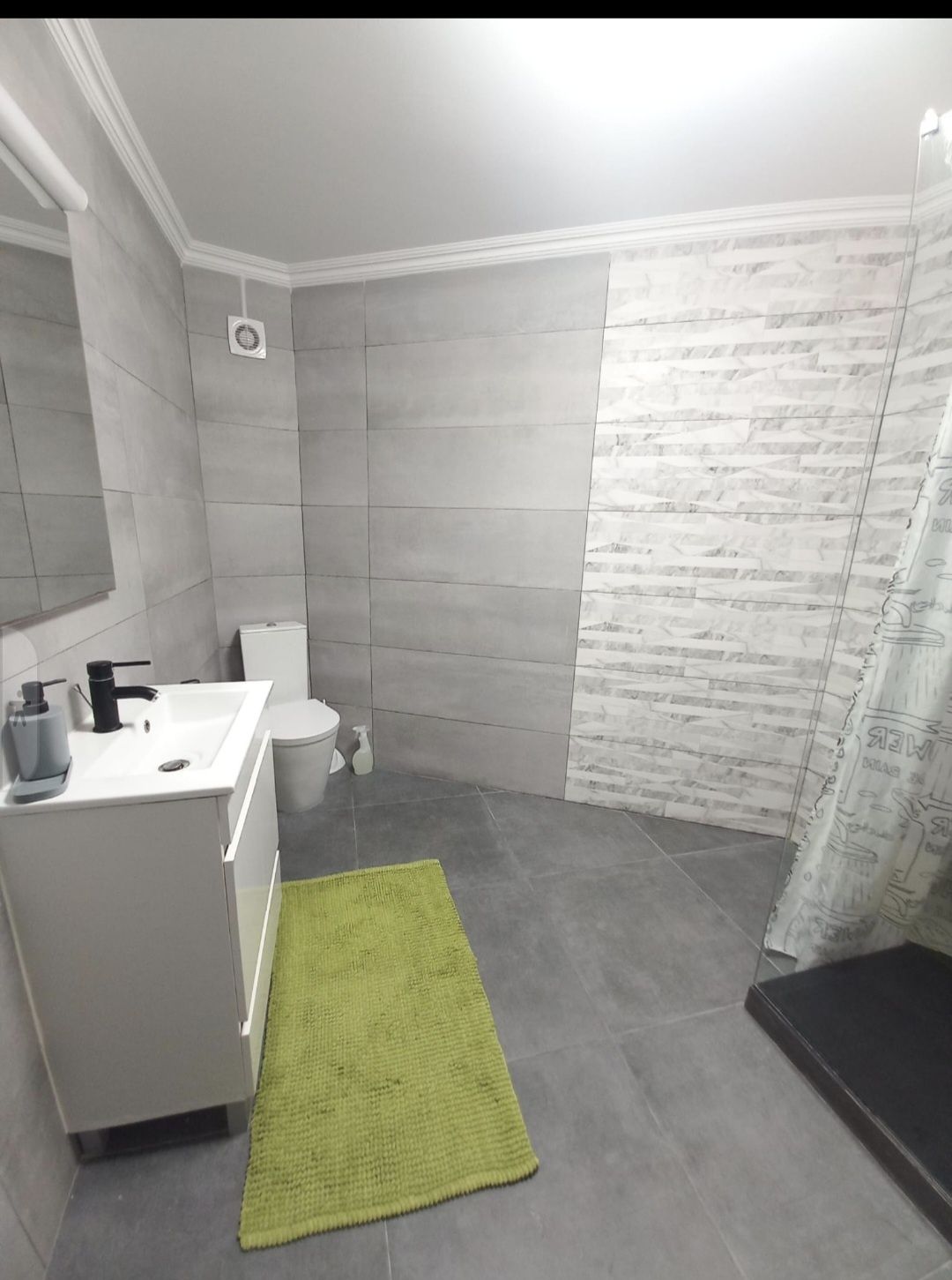 Quarto aluguel  em apartamento partilhado
