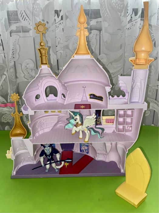 Замок пони Принцессы Селестии Кантерлот My Little Pony Hasbro