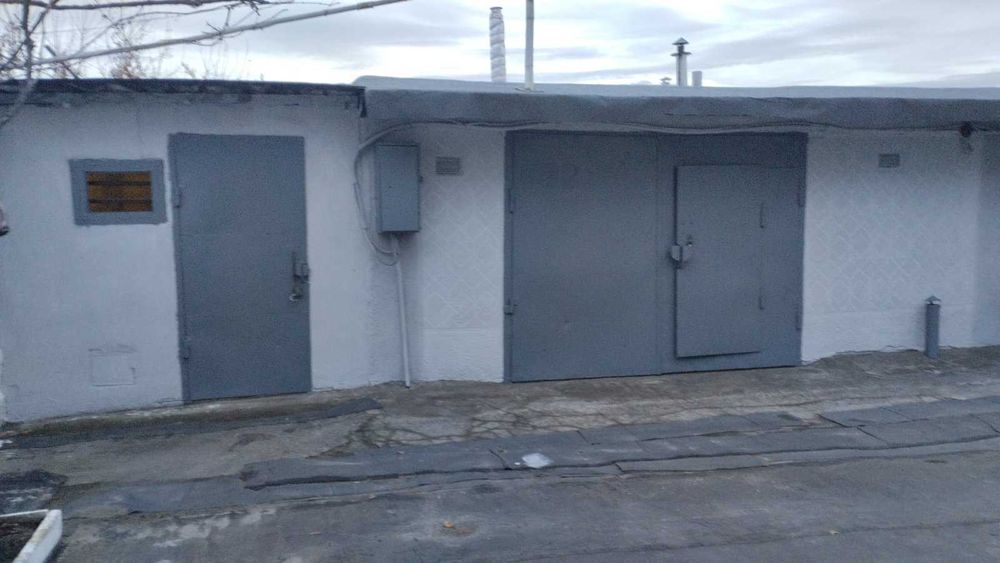 Продам гараж з прибудовою в гарному місці