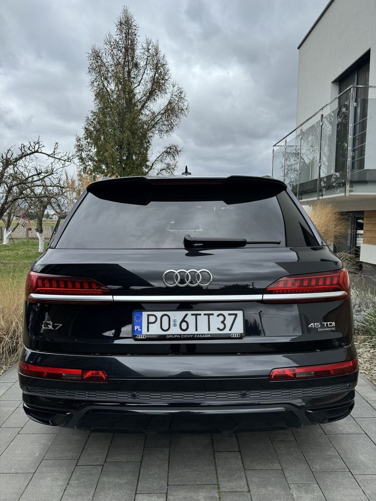 Sprzedam Audi Q7 2021r. Stan bardzo dobry.