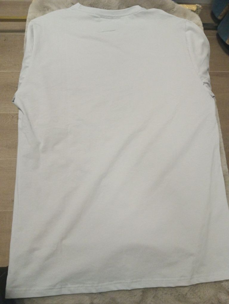 Camisola nova com etiqueta