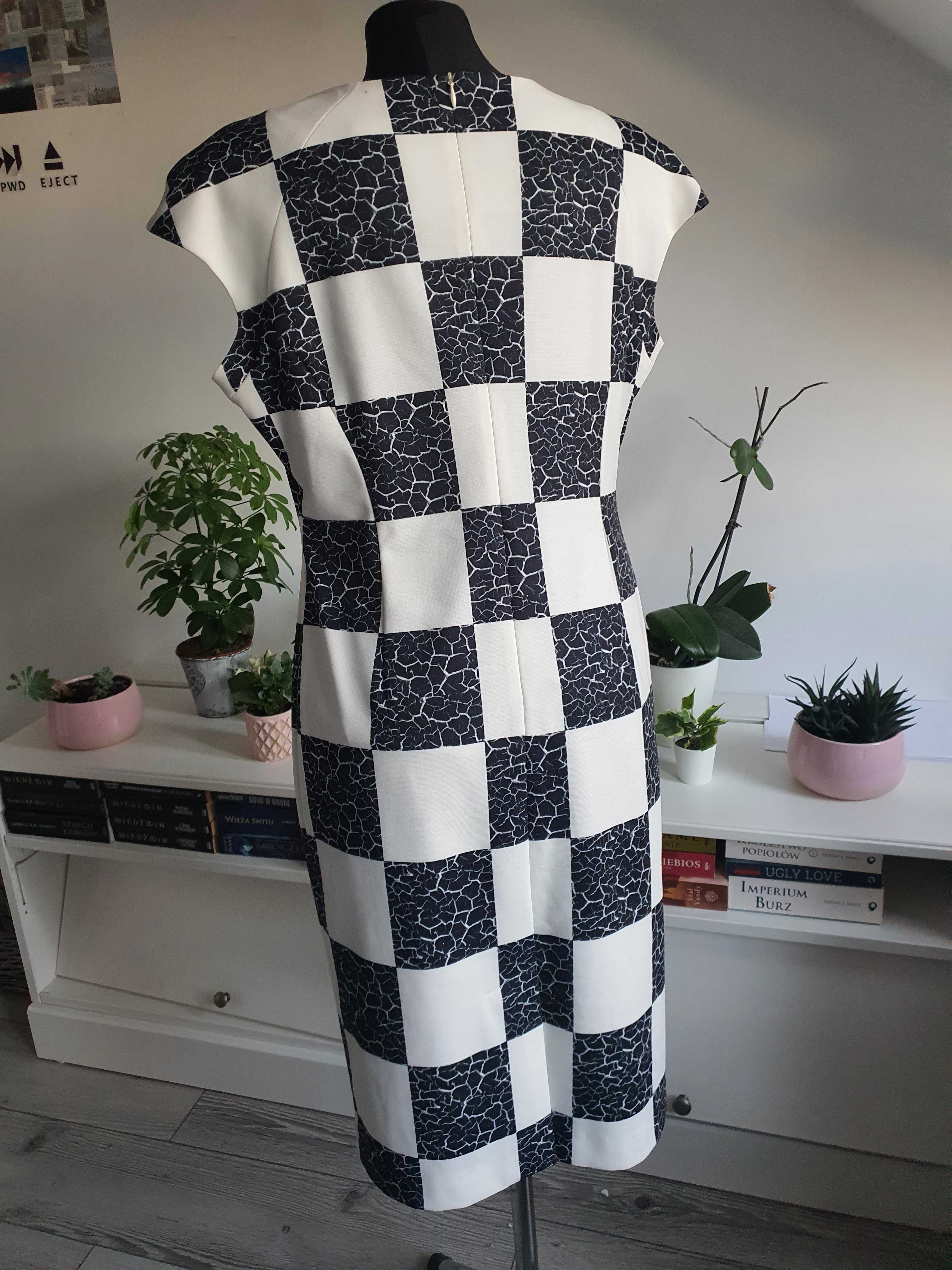 Klasyczna sukienka biało czarna kwadratowy dekolt Paula Picassa 44