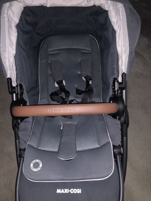 Conjunto carrinho Maxi Cosi Adorra+ Cadeira auto Cabriofix I-Size