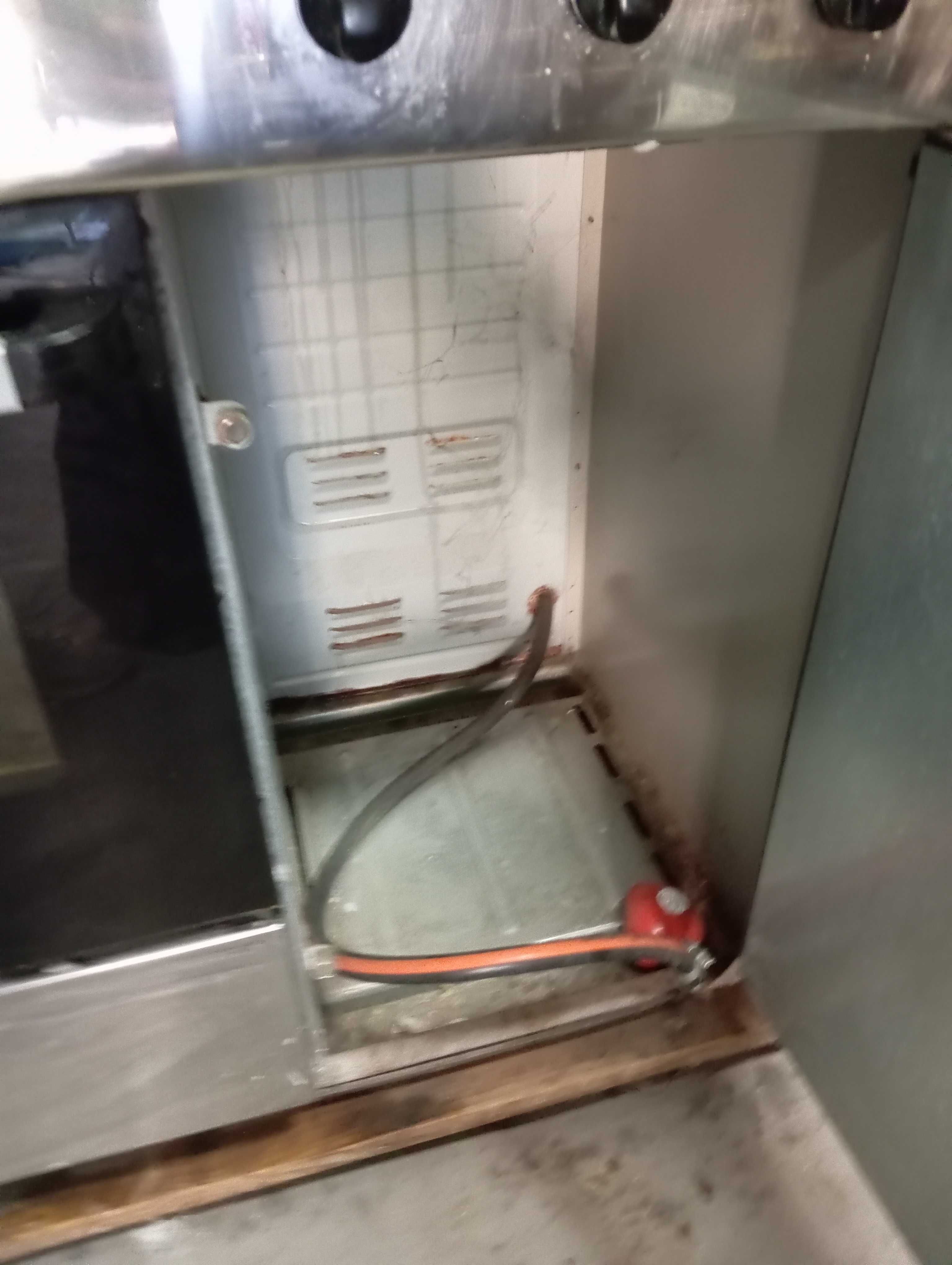 Fogão Becken com 5 queimadores