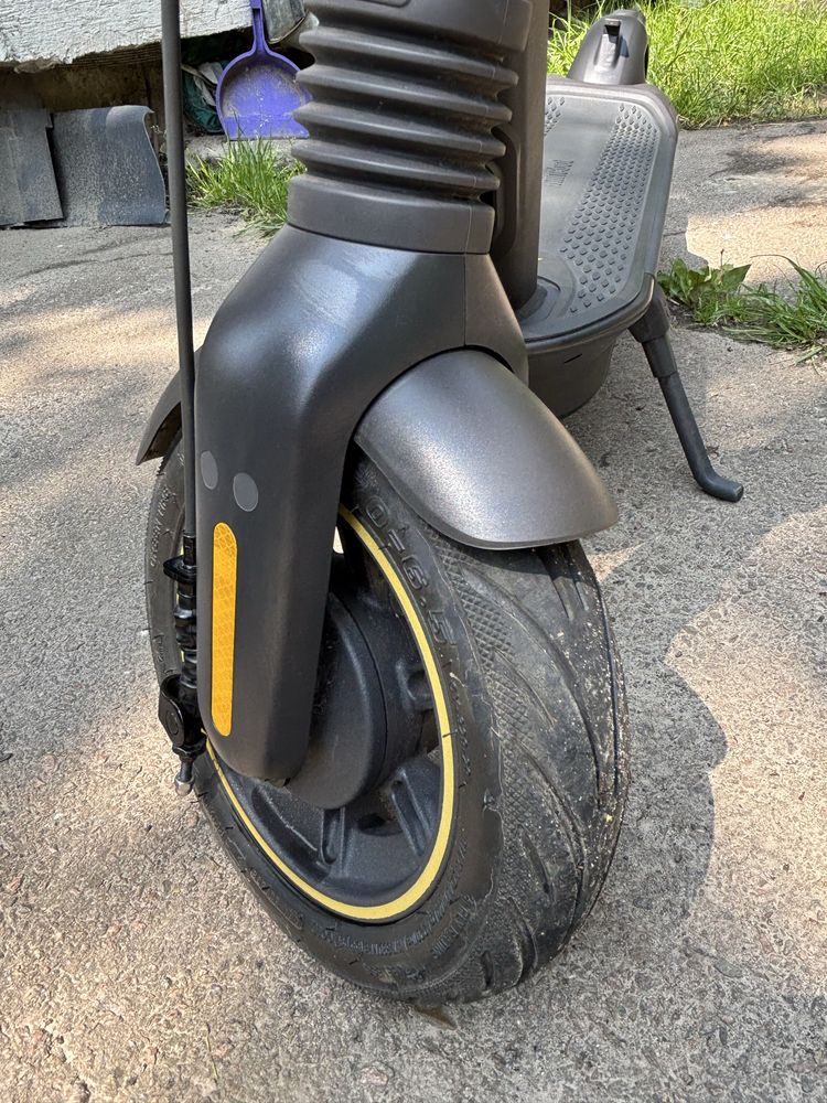 Ninebot max G2 електросамокат