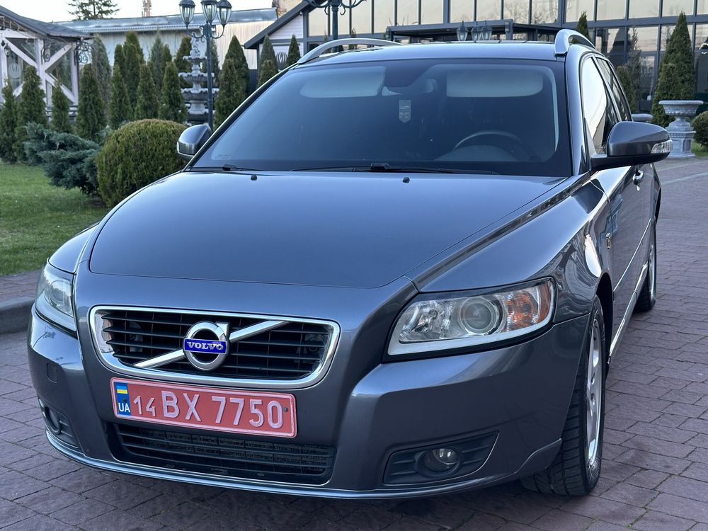 Volvo V50 D2  2011