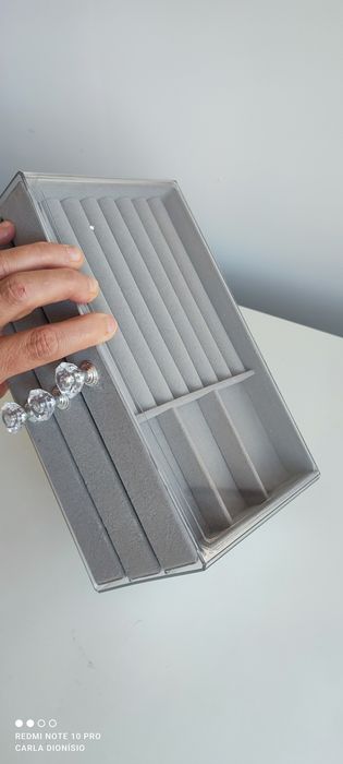 Caixa acrílica com 3 gavetas de veludo nova a estrear