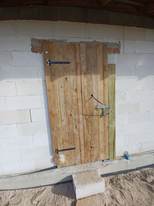 Drzwi budowlane na budowe