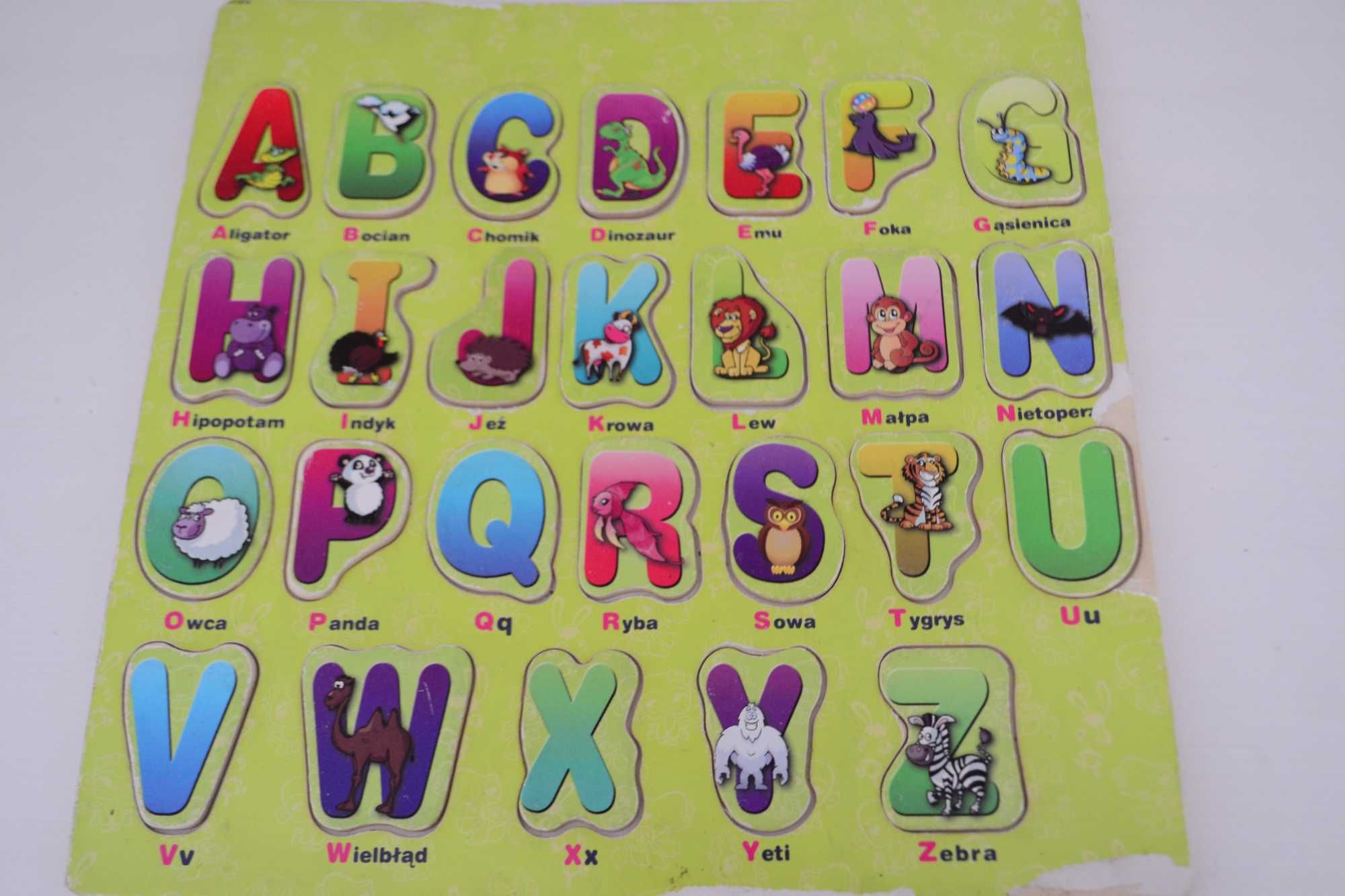 Drewniany alfabet z literkami