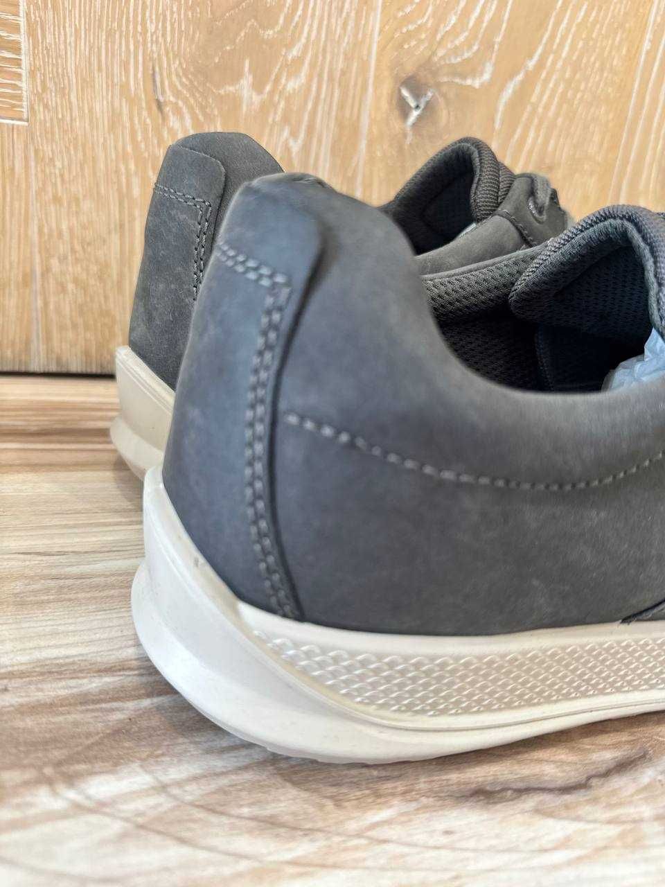 Шкіряні кросівки ECCO (45)