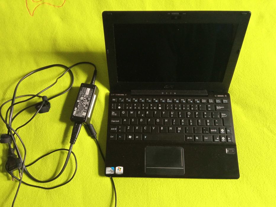 Portátil Asus eee 1018P
