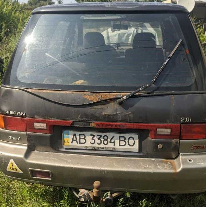 Nissan Prairie 2.0 M11 1990г