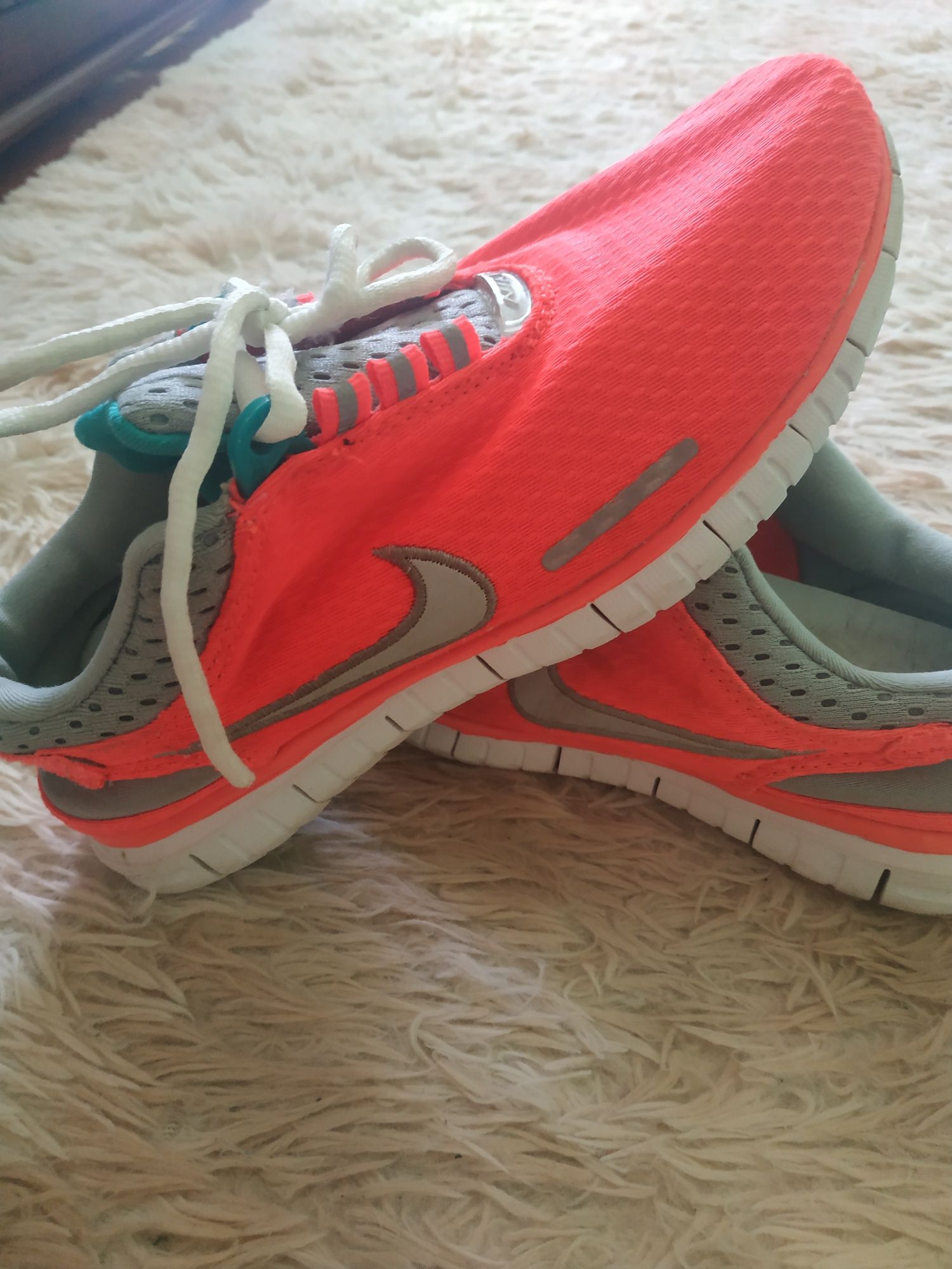Красовки жіночі Nike