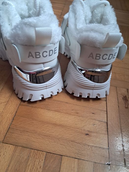 Buty damskie sneakersy trapery adidas zimowe ocieplane z futerkiem Nik