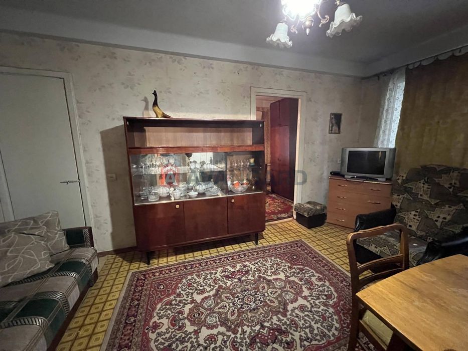 Сдам затишну 2 к. квартиру(На довгий термін)Космос