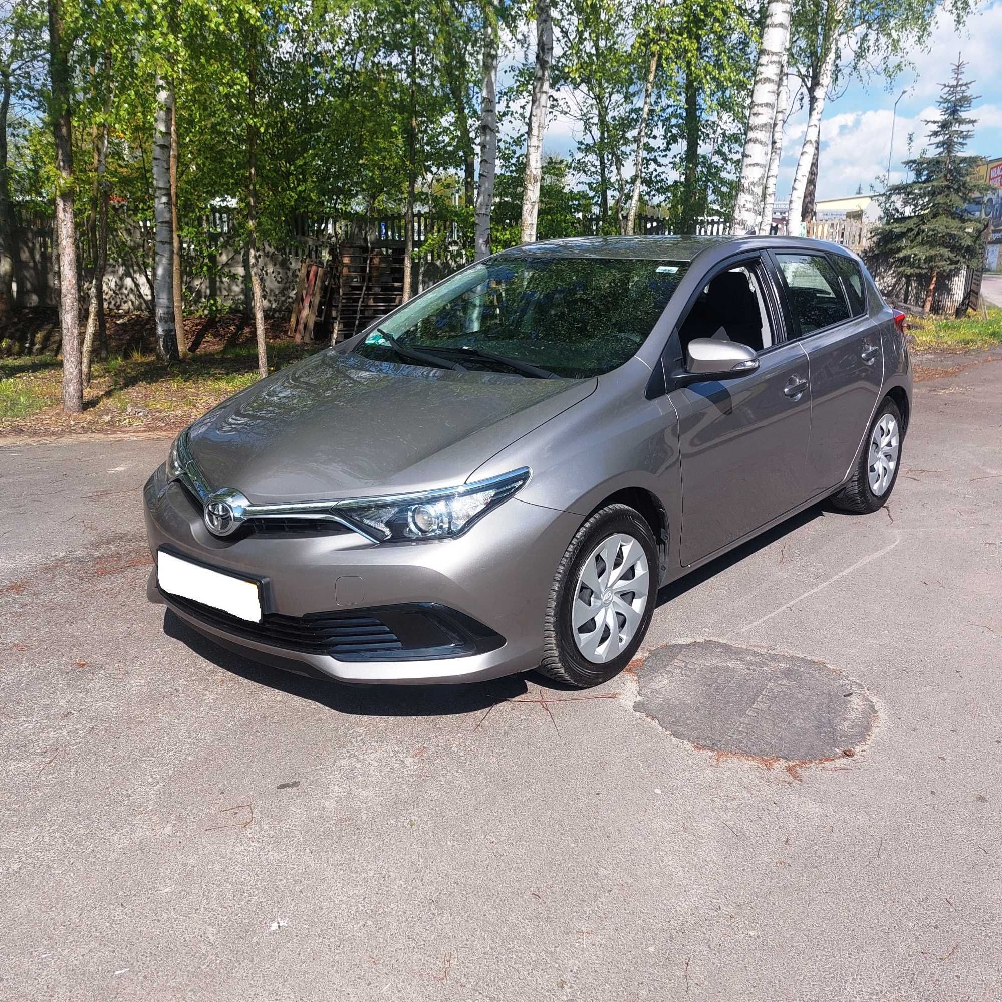 Toyota Auris Lift 1.3 16V 99KM