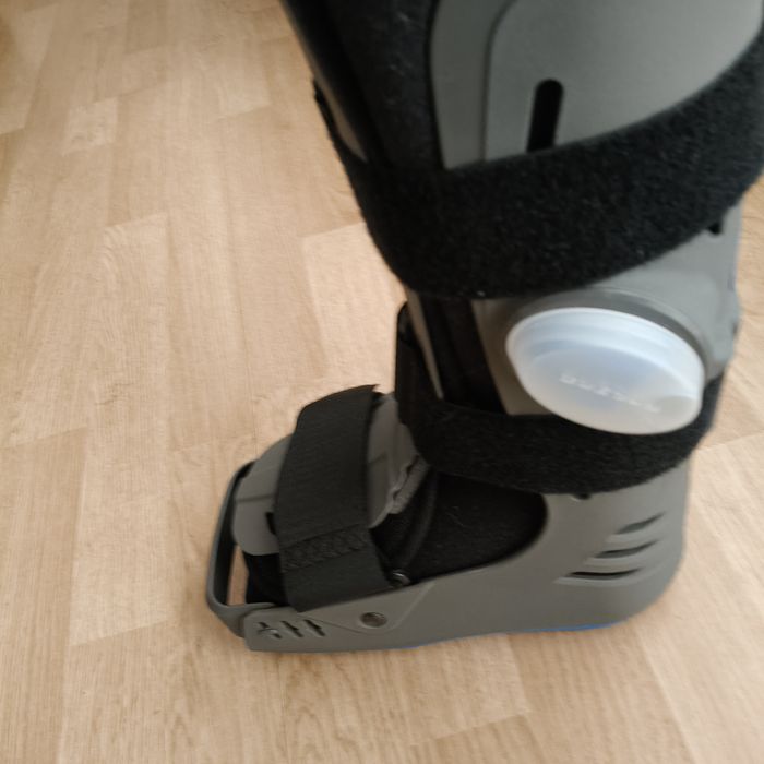 Orteza, but ortopedyczny lewy rozm ,, s,,