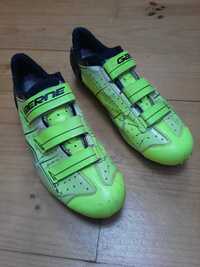 Sapatos de Ciclismo, ideais para praticar RPM ou BTT com fixadores SPD