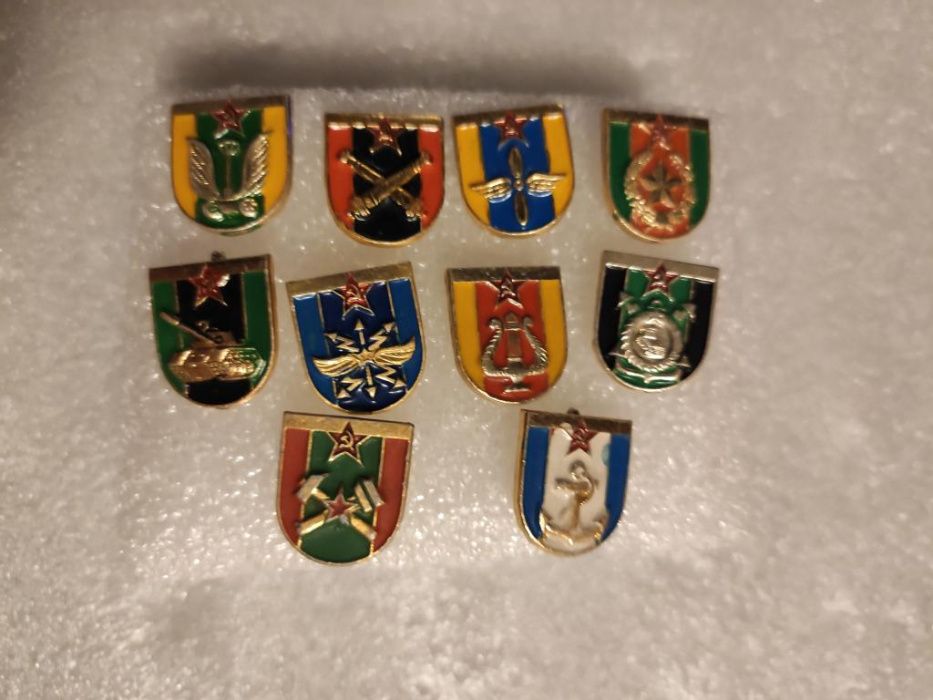 Набор значков советской армии и флота