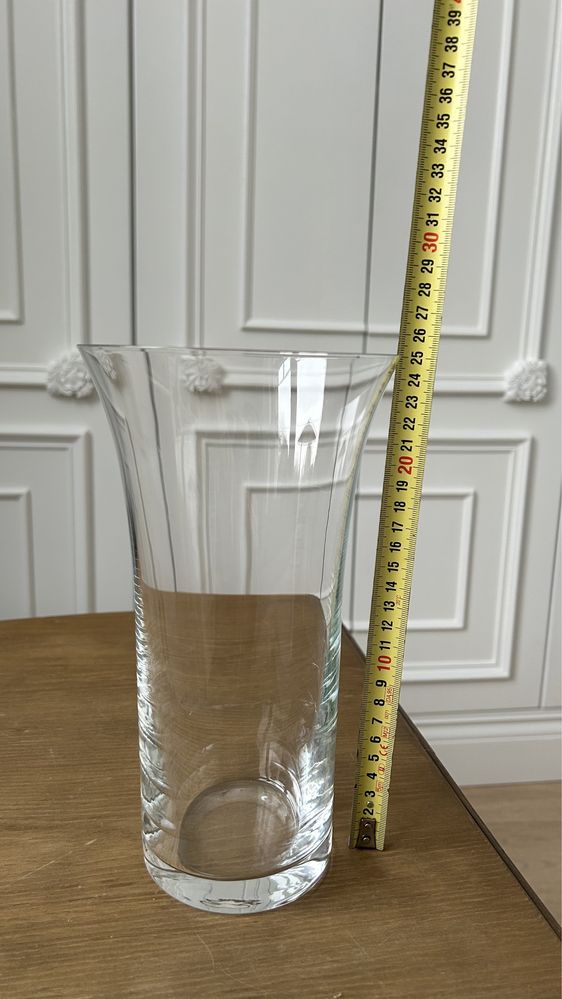 Szklany wazon ze szkła 24 cm.