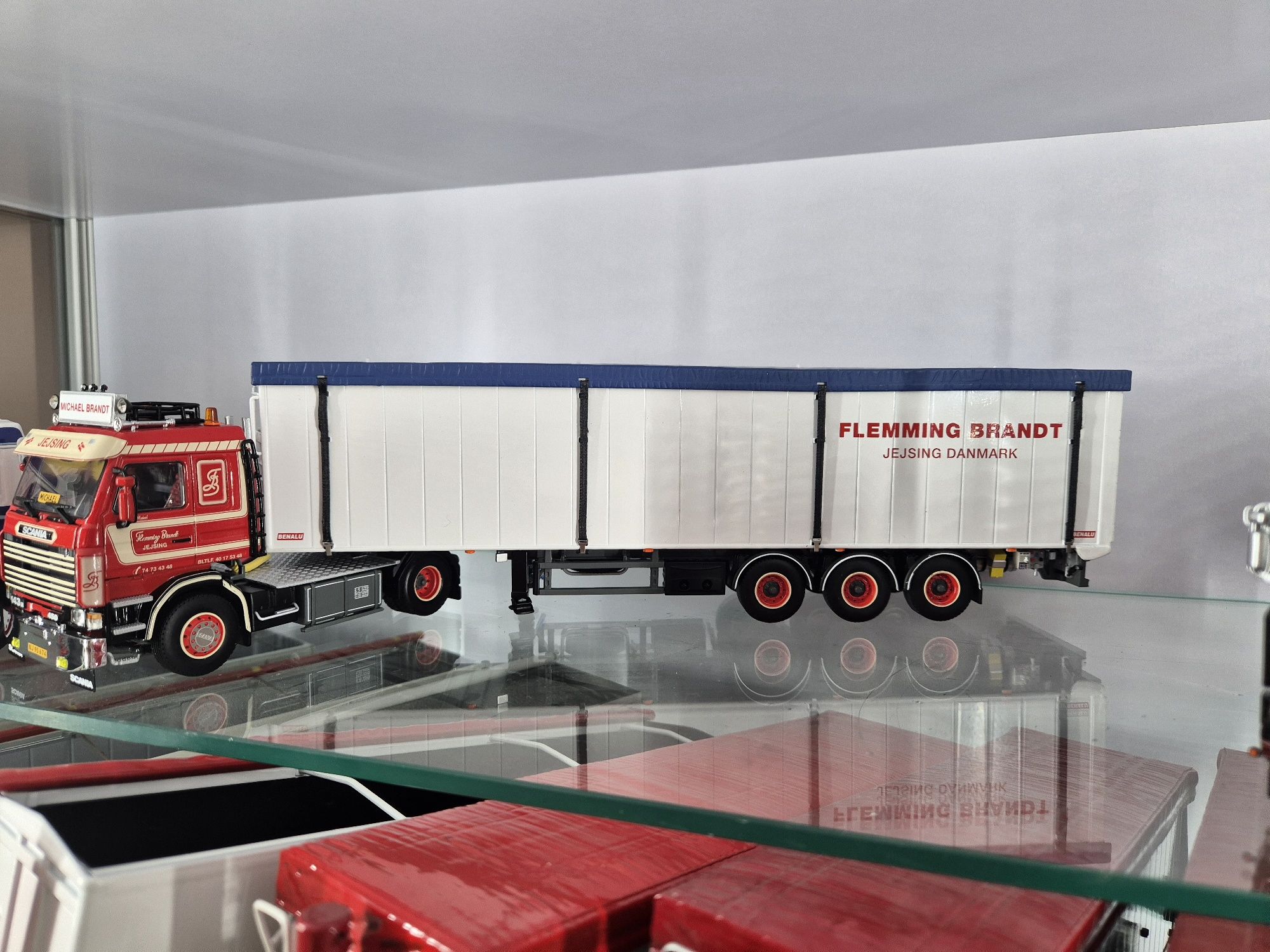 Scania seria 3 z ruchoma podlega wsi