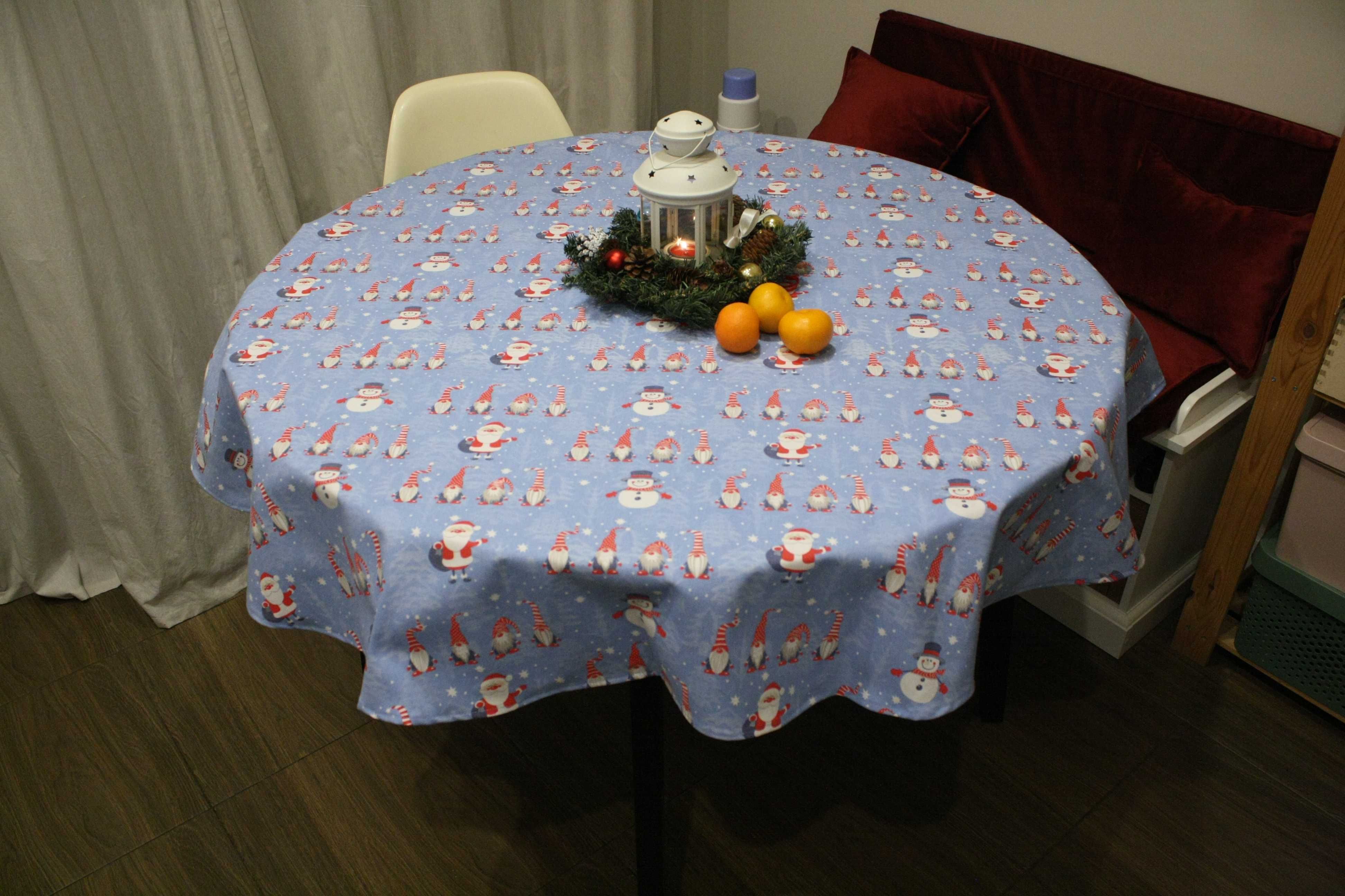 Вишукана новорічна скатертина на круглий стіл, кругла скатертина обрус