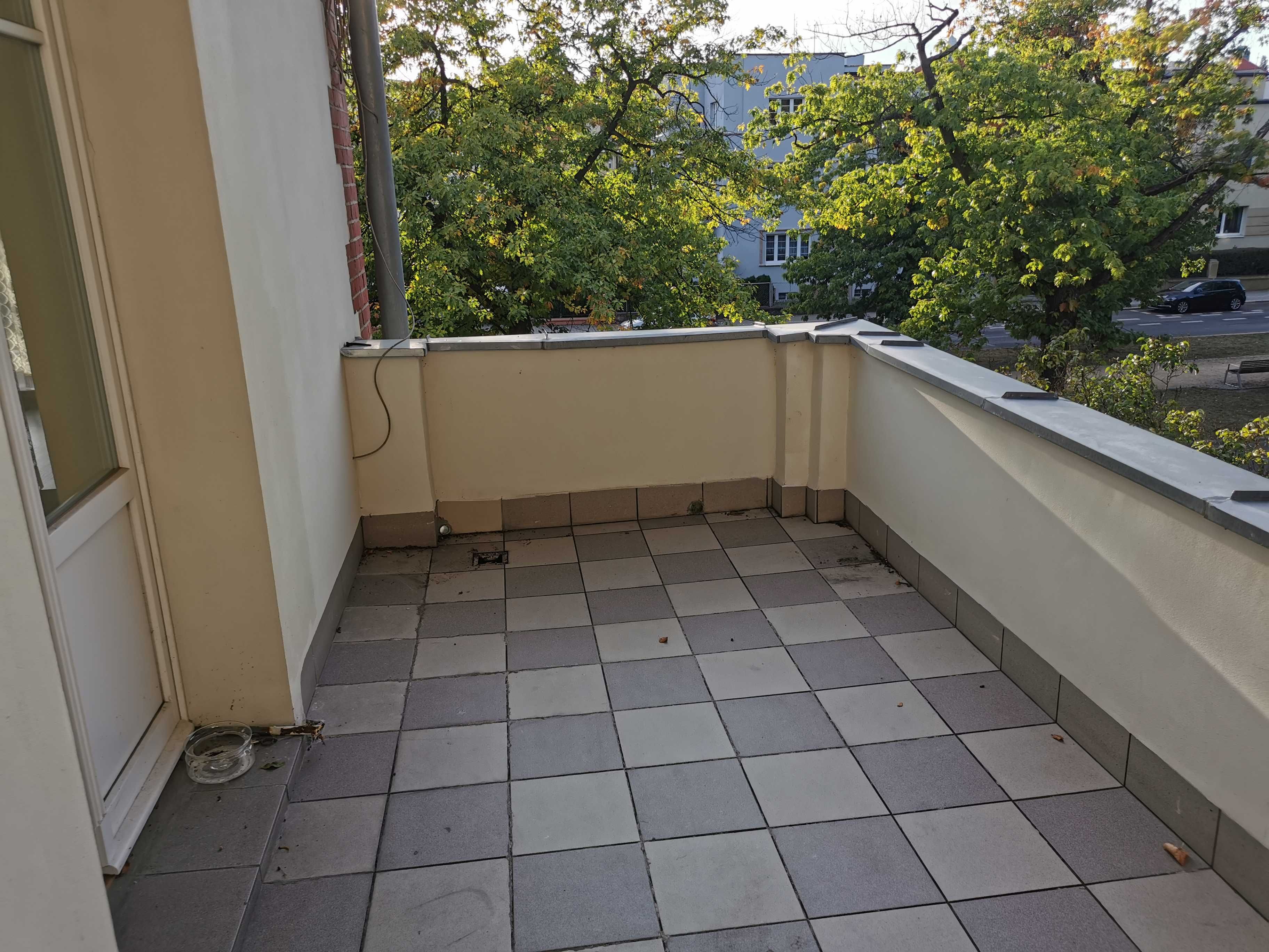 Ładny pokój 25m2 +balkon 10m2 dla 1-2 osób, 1 piętro, Al. Ossolińskich