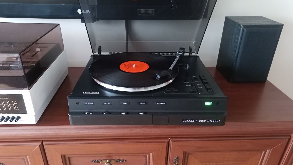 Gramofon Unitra Fonica srebrny, czarny stan bdb