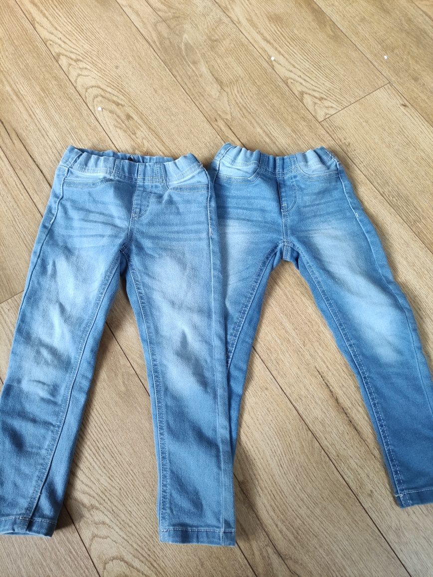Spodnie jeansowe elastyczne roz.104 dla bliźniaczek