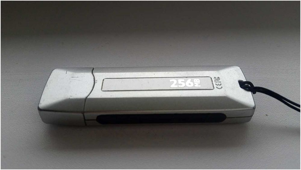 Pendrive Kingston Data Traveler II 256MB USB Retro Vintage Unikat 2000