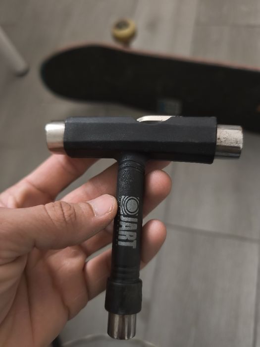 Skate usado com todas peças montadas