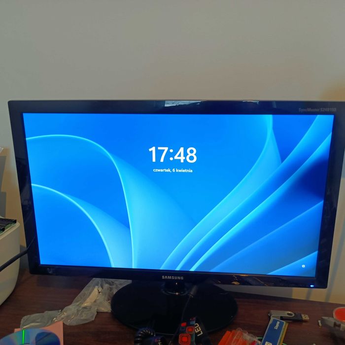 Monitor Led Samsung S24B150 24 całe okablowanie