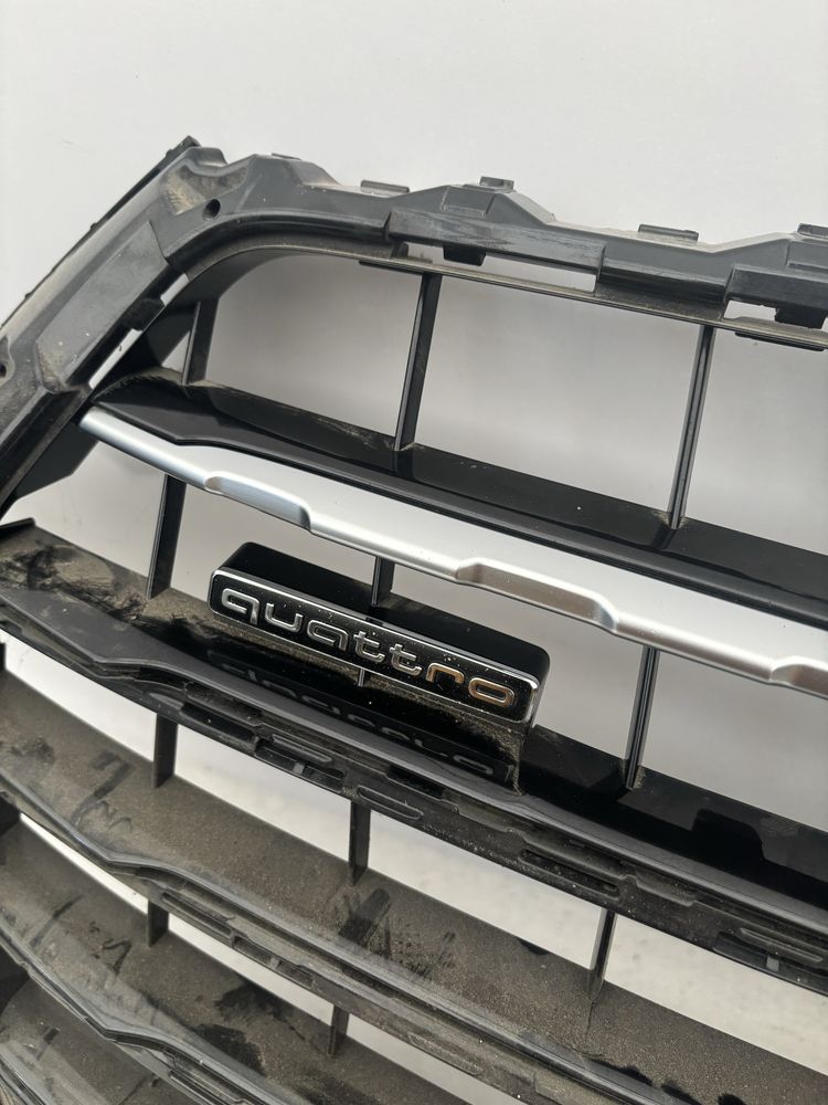 Audi Q7 4M 4M0 16- chrom satyna listwa atrapy grilla chromy przód PDC