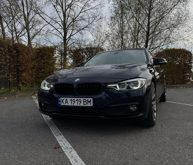 BMW 320i xDrive 2016 року