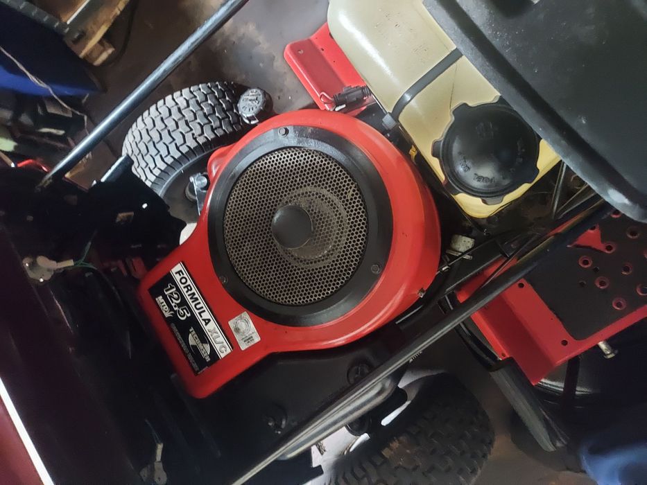 Sprzedam traktor-kosiarka MTD Rh 125 z koszem.