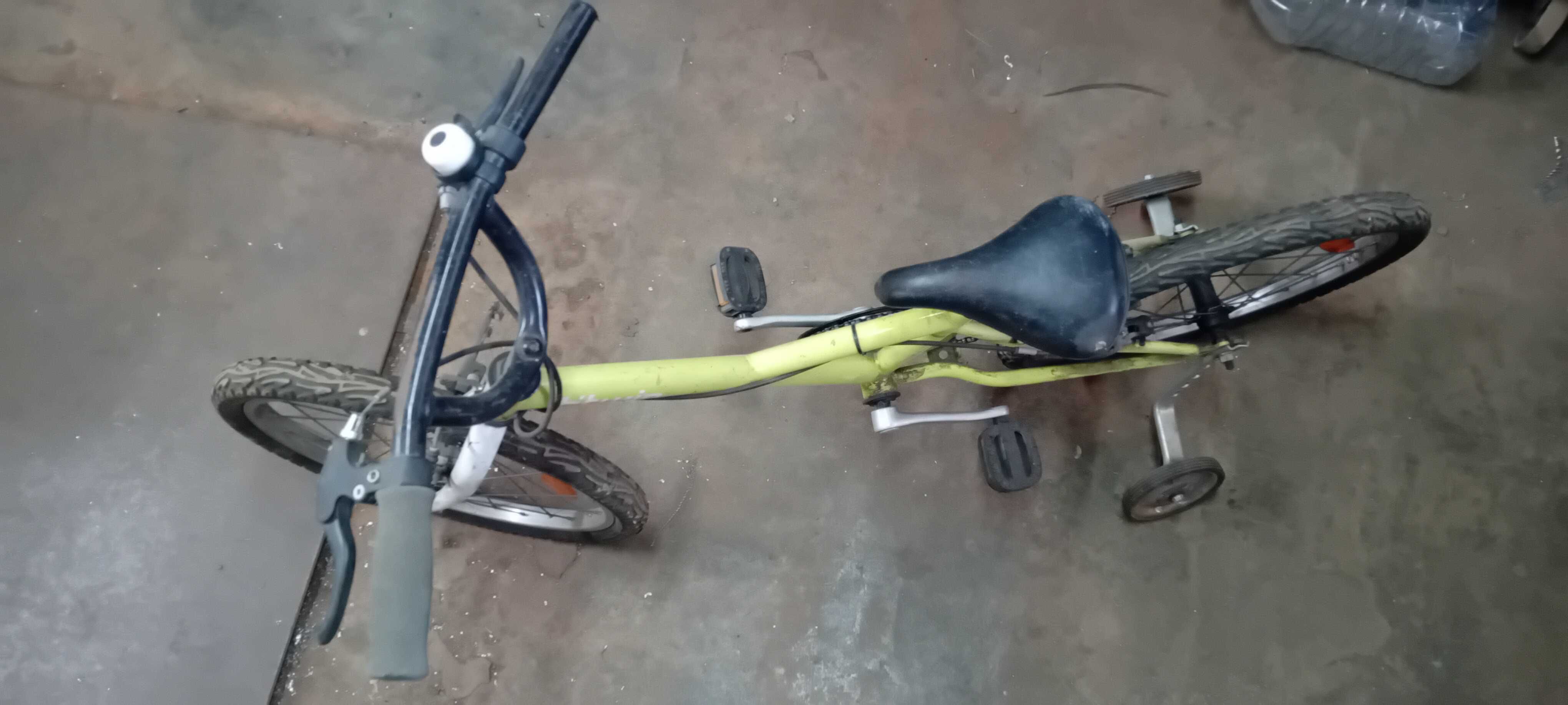 Bicicleta criança B'twin 25€