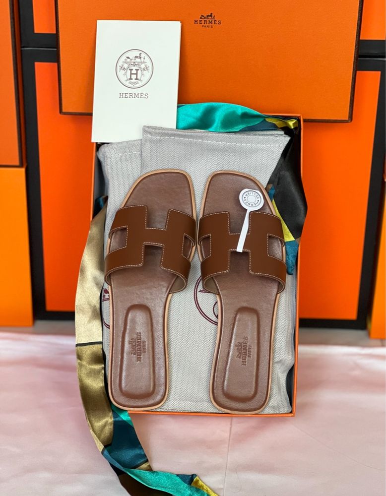 Klapki H.e.r.m.e.s. Oran Sandal- różne kolory