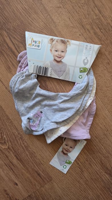 Zestaw chustek, śliniaczków