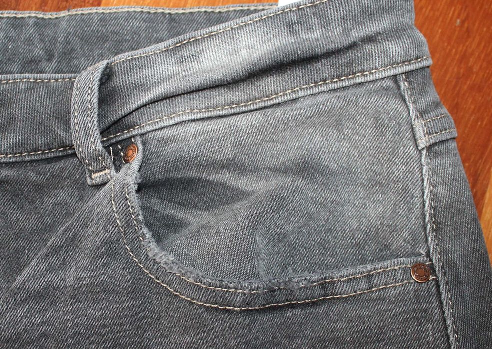 Spodnie jeansowe straight damskie Reserved Denim r. 44 bawełna