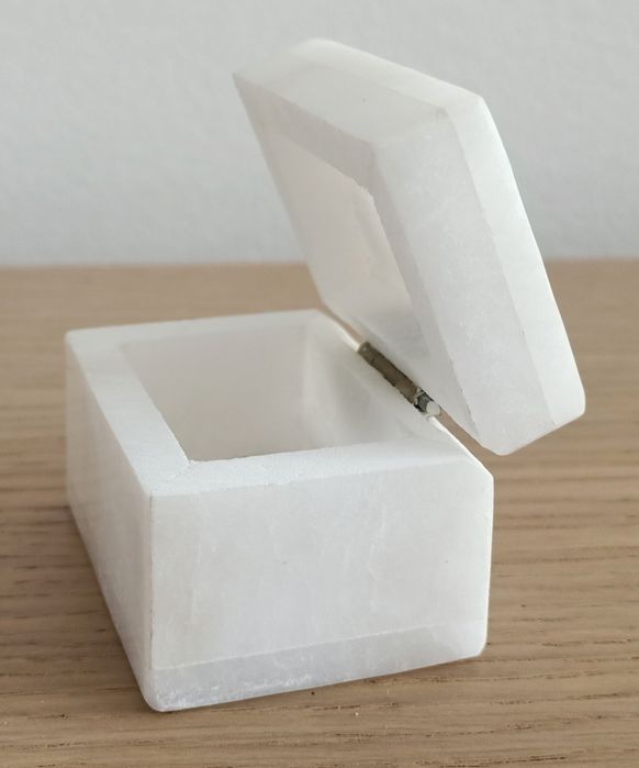 Caixinha guarda jóias em mármore da Índia