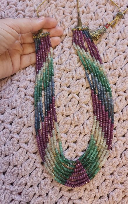 Буси з натурального каміння,мінанкарі