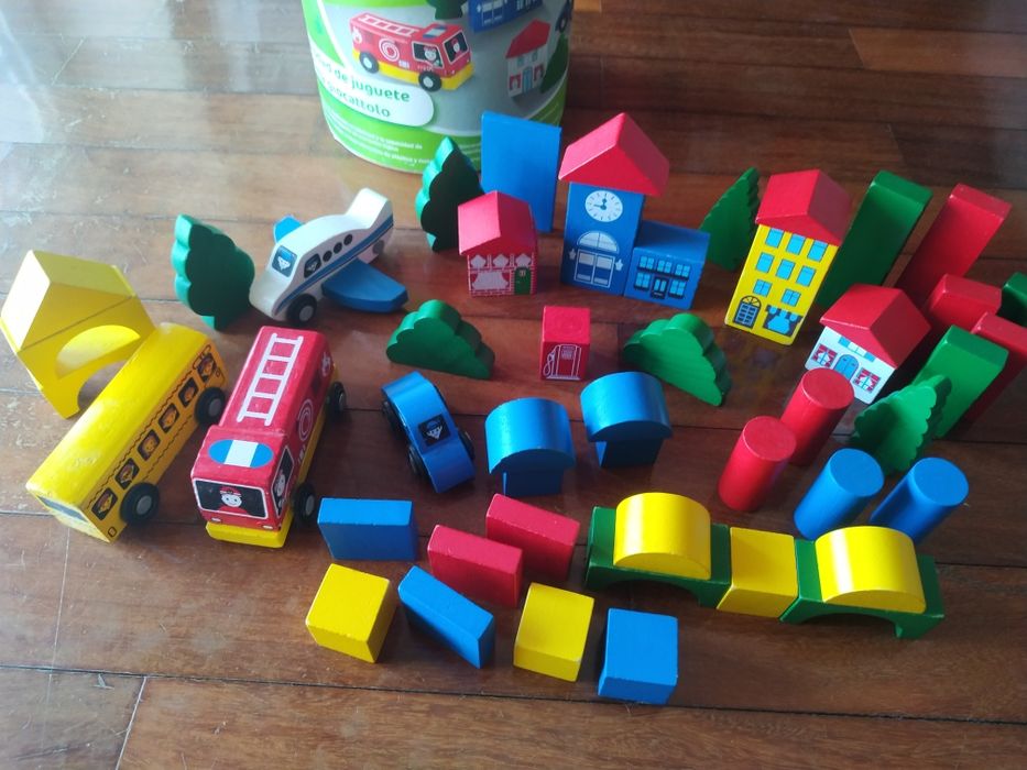 Brinquedos de madeira