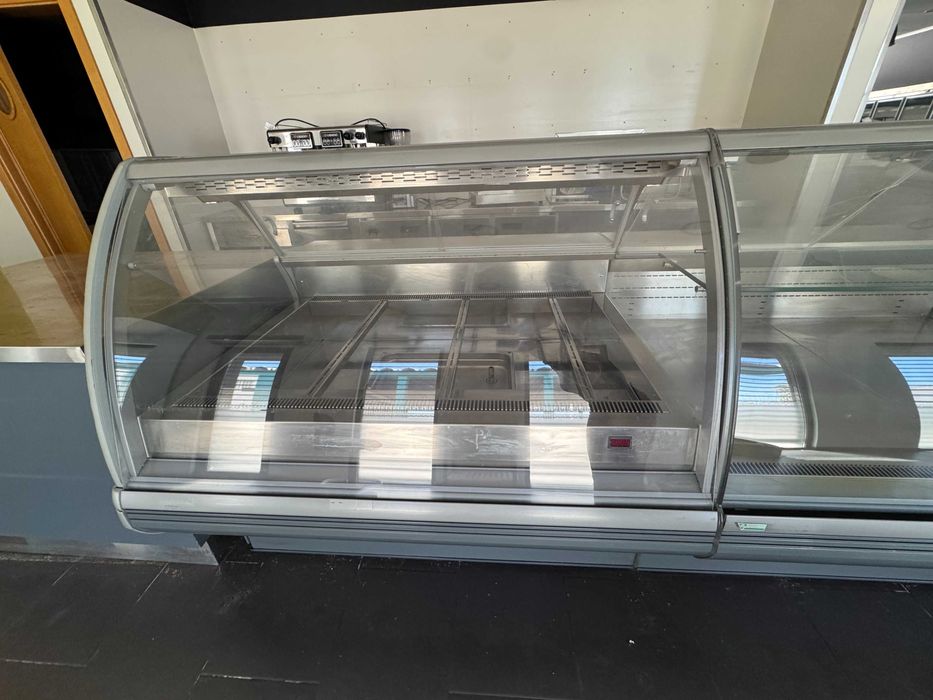 Vitrine Refrigerada Profissional Epta 3,80m com Secção Aquecida