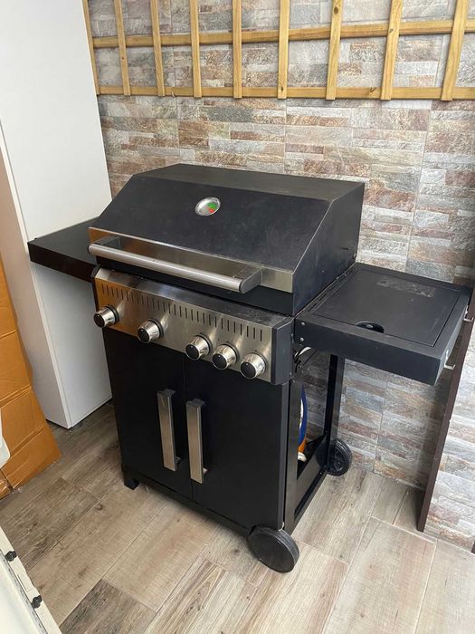 Vende churrasqueira a gás 4 grelhas + 1 entrada de panela