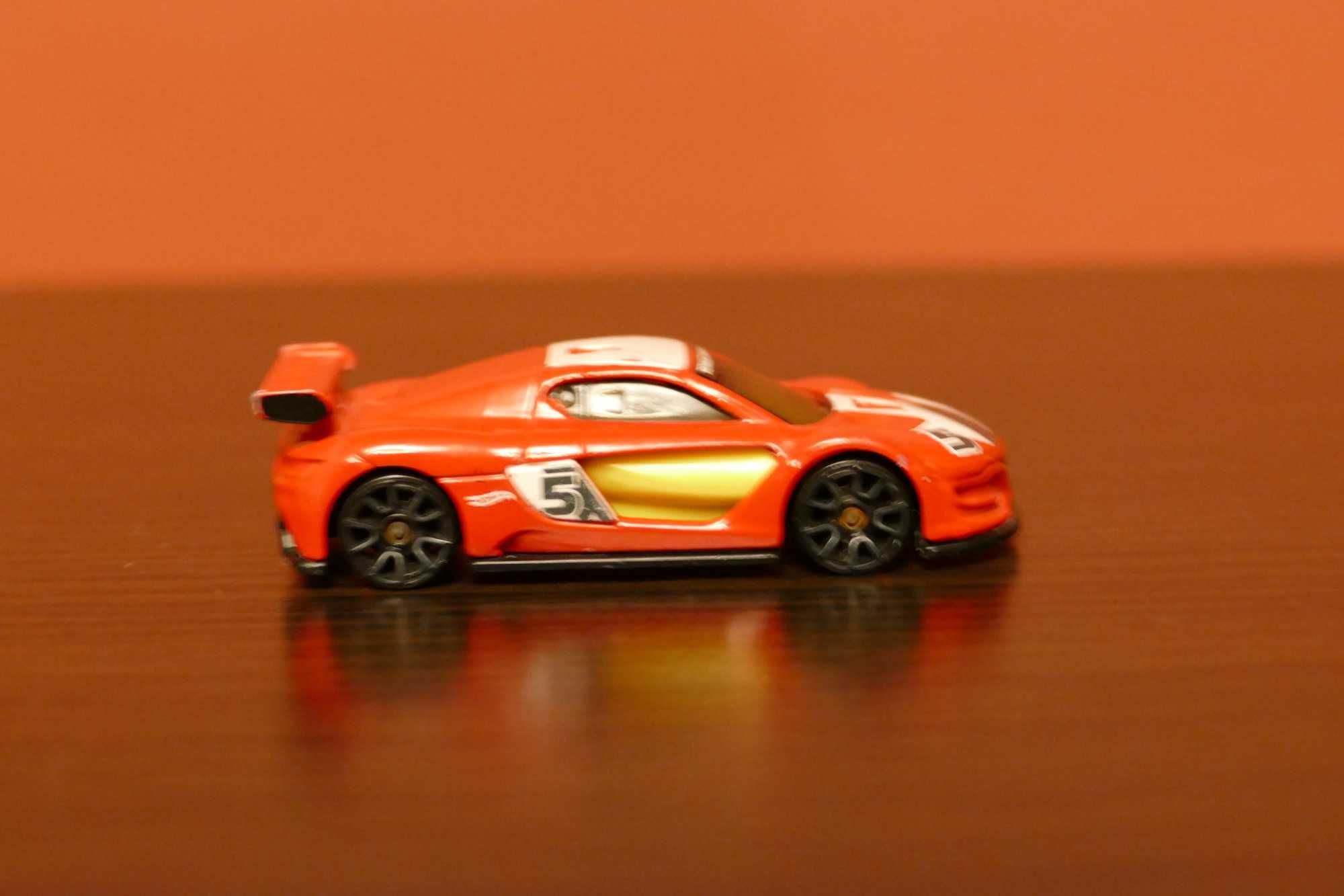 Hot Wheels autko "Resorak" Renault Sport RS 2015