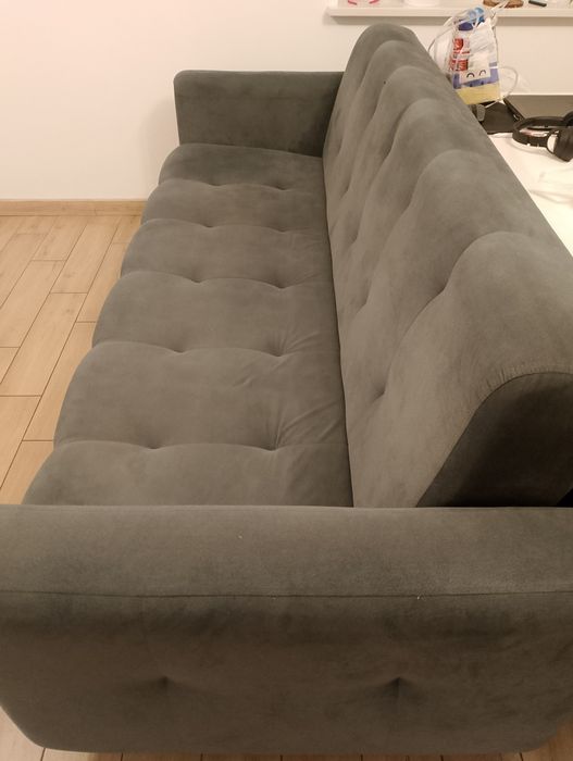 Kanapa z funkcją spania szara welur