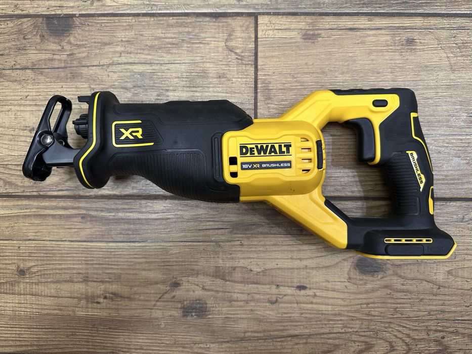 Piła szablasta, pilarka, lisica akumulatorowa DCS382 DeWalt - 2024r.