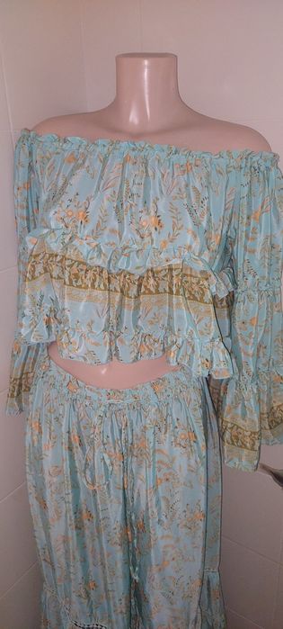 Conjunto de blusa e pantalona tamanho M