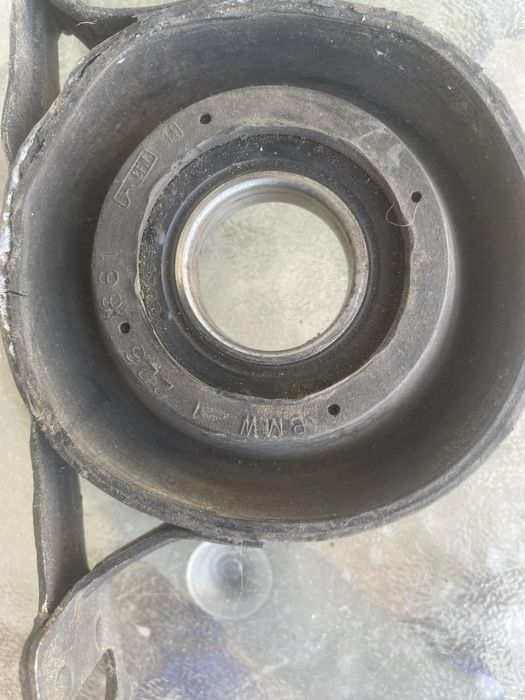 підвісний підшипник опора кардана подвесная 1226661 BMW320